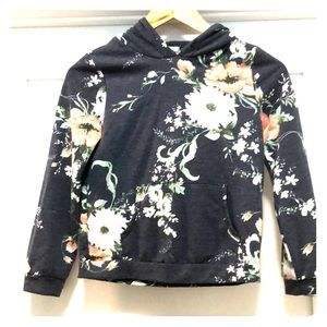 Girls long sleeved hooded shirt